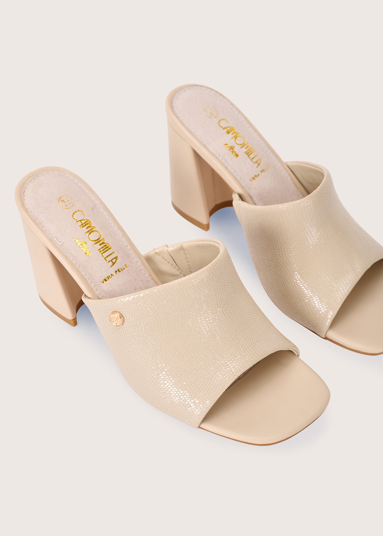 Sandalo sabot Shiny in ecopelle