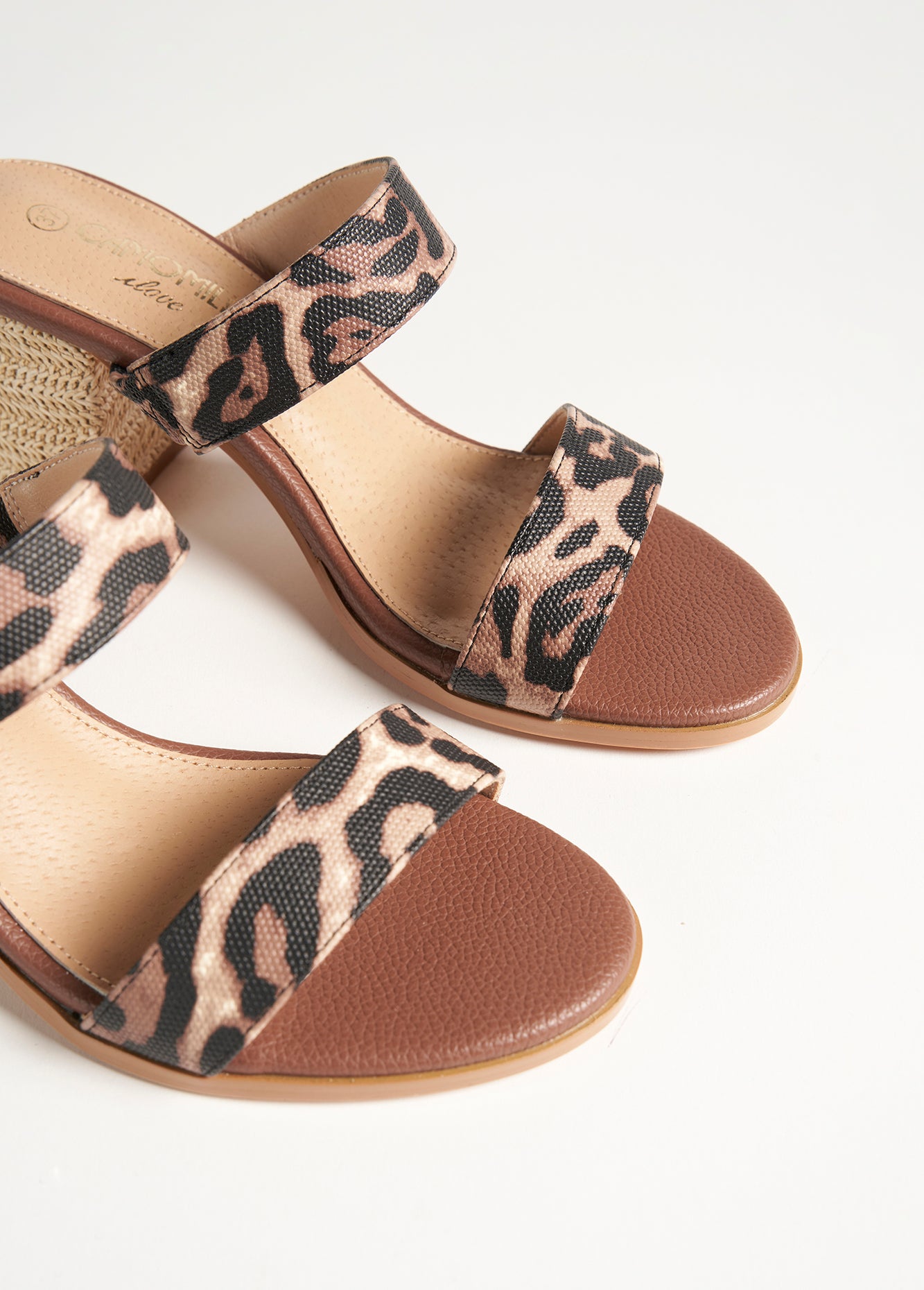 Sandalo Sacula in ecopelle animalier