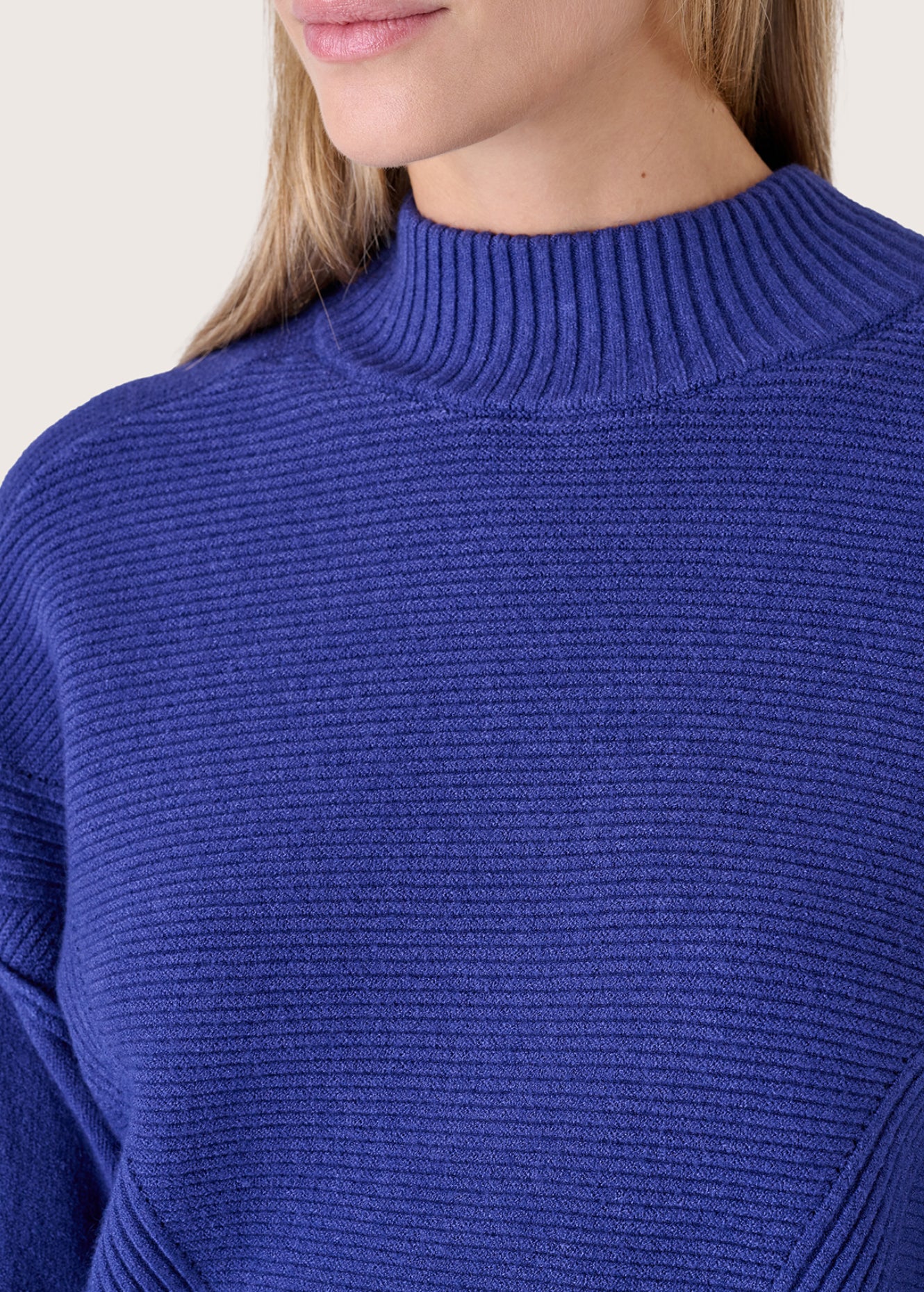 Maglia Murakami a collo alto