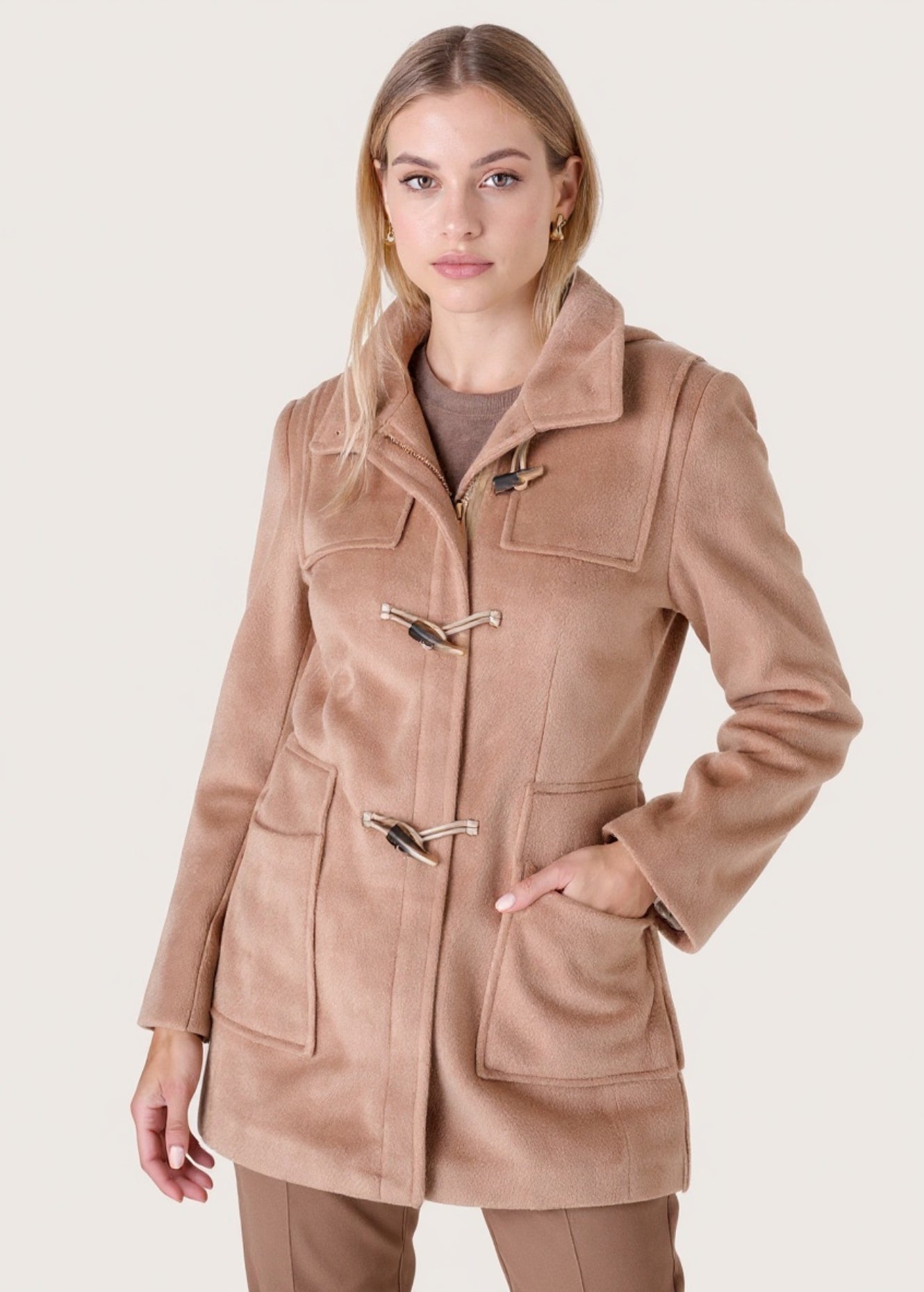 Cappotto Cathryn modello Montgomery