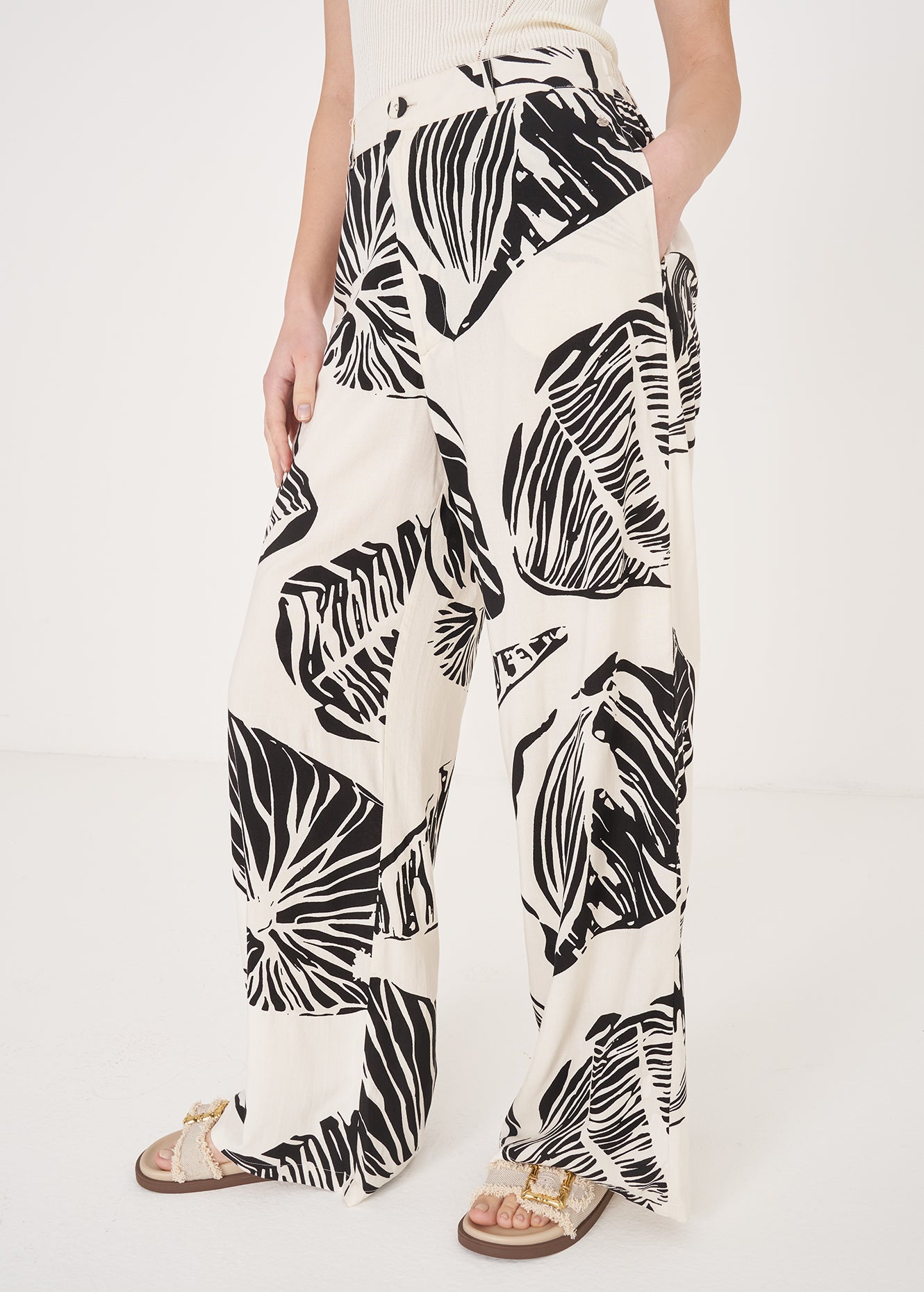 Pantaloni Pintus fantasia foglie