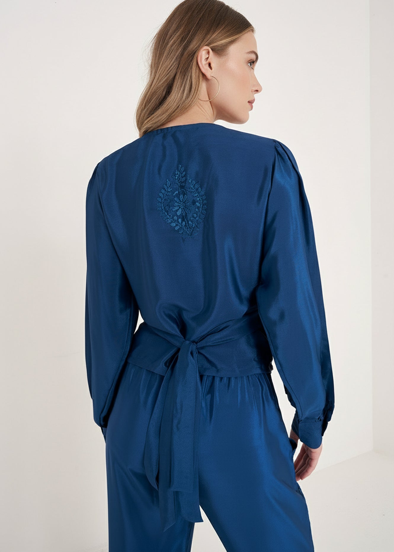 Blusa Baia Wrap Con Ricamo