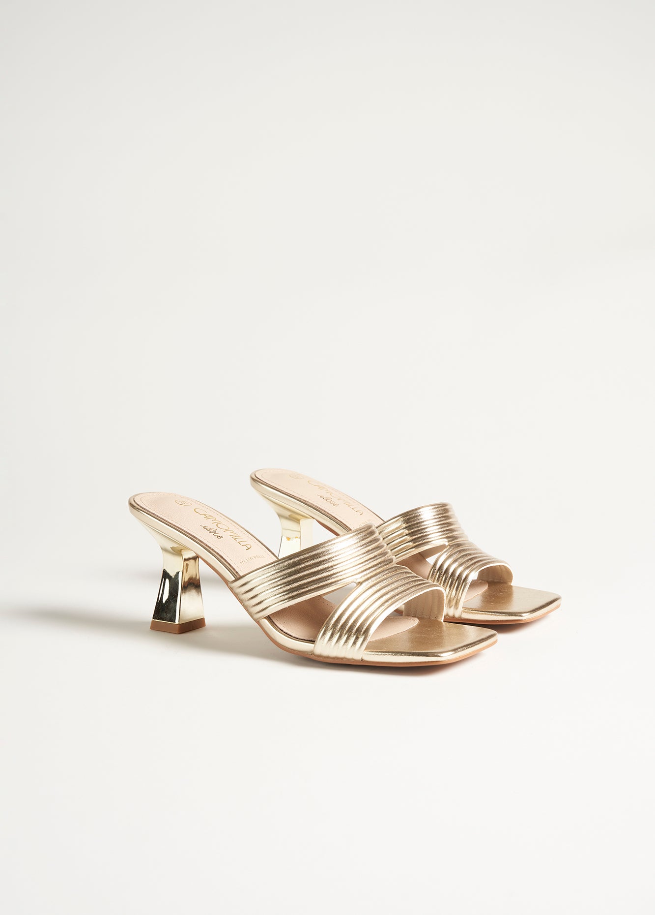 Sandalo dorato Stafelia